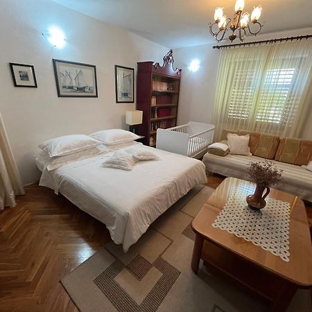 Apartman Mladenka 수페타르 외부 사진