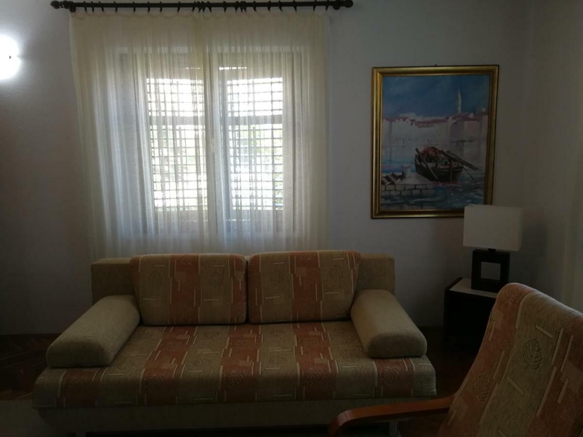 Apartman Mladenka 수페타르 외부 사진